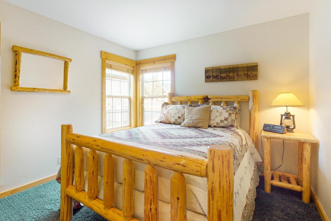 Cinnamon Teal Chalet Redmond Exterior photo