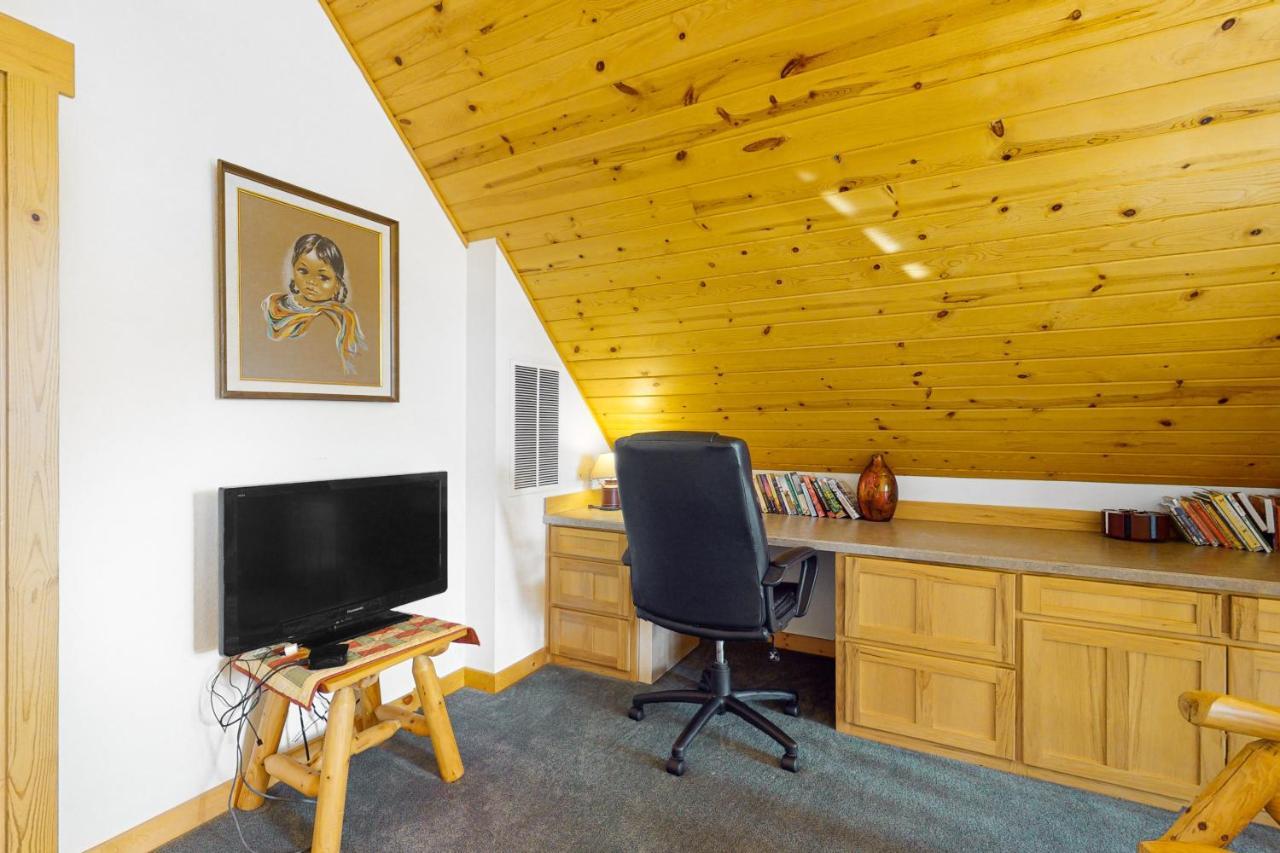 Cinnamon Teal Chalet Redmond Exterior photo
